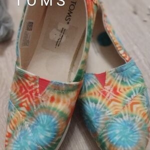 TOMS Colorful Tie-Dye Canvas Shoes